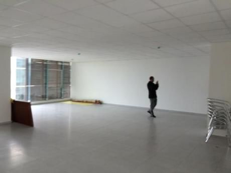 Alquilo Oficina Implementada En El Corazon De Miraflores