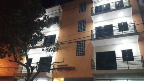 Estupendo Edificio Contemporáneo