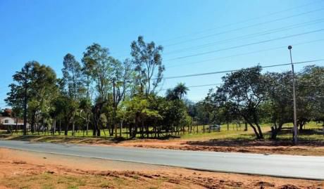 Atención Ypane Vendo Sobre Ruta En Esquina 13.319 Mts2