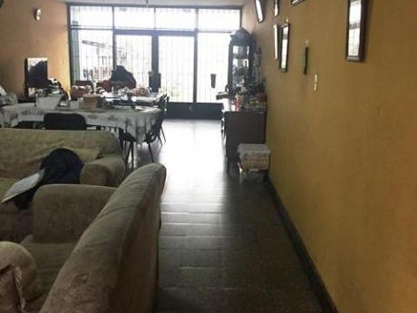 Casa Como Terreno Vendo, 618 M2