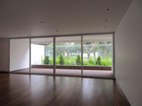 Flat Maravilloso - 313 M2 - 1er Piso - 2jardines Interiores - Frente A Parque - San Isidro