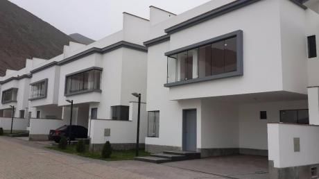 Condominio De Estreno En La Planicie