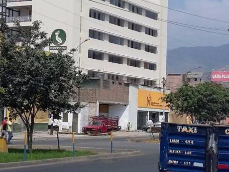 Academias, Institutos, 900 M2 Ac (2do, 3cer Y 4to Piso) Estac. Tren Electrico, Sjl