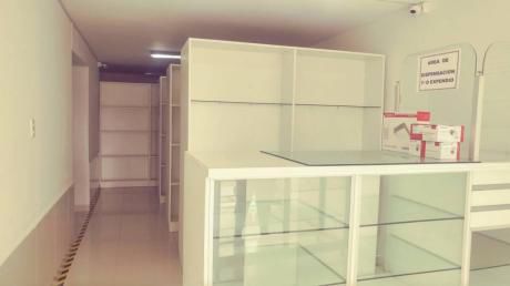 Excelente Local Comercial Para Farmacia, Listo Para Funcionar!