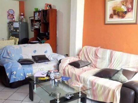 Casa En Urb. Angamos Piura