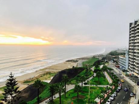 Venta Hermoso Duplex Malecon La Marina Miraflores