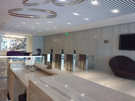 Alquilo 2 Oficinas De Estreno En Lujoso Edificio Empresarial De Miraflores