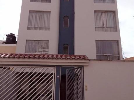 En Venta Amplia E Iluminada Casa En Precio De Ocasión! - Cerro Colorado