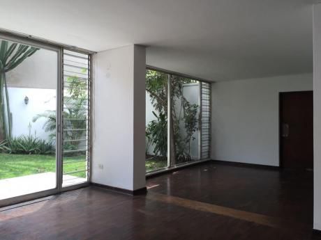 Venta Casa Miraflores (humboldt) - Zona Tranquila, Buena Distribución, 3 Cocheras