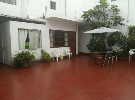 Venta Casa Miraflores (san Antonio) - Buena Ubicación, Zona Tranquila
