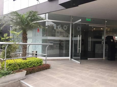 Excelente Precio!oficina Implementada + Cochera!