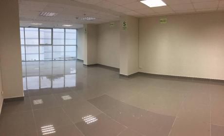 Excelente Precio, Oficina Implementada + Cochera, Buena Ubicacion