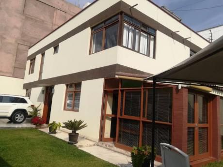 Vendo Casa En Esquina Cerca Avs En Urb. La Castellana Surco
