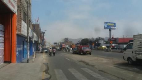 Venta De Local Comercial A 3 Cuadras Del Ovalo Santa Anita