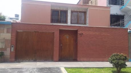 Id 61197 - Venta De Casa - 02 Pisos - 178.20 M2 / Urb. Santa Leonor - Chorrillos