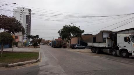 Terreno Comercial Cercado De Lima