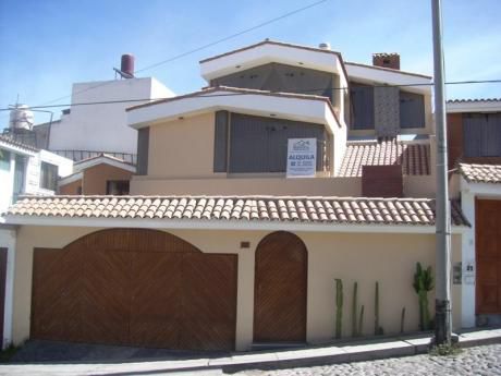 Amplia Casa En Cayma (antes De Plaza) 5hab