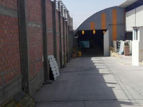 Alquilo Local Industria En Río Seco