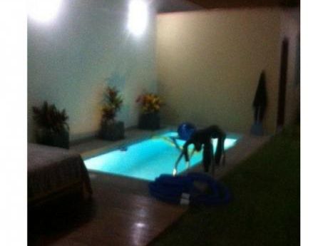 Vendo Casa De 1 Año De Antigüedad, Moderna Con Piscina Y Amplio Jardín.