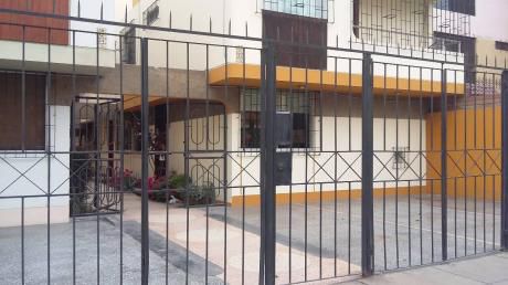 Venta De Casa En Barrio Medico - Surquillo