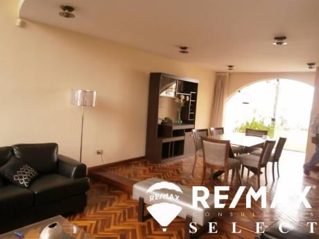 Linda Casa Amoblada En Alquiler En Urbanización Cerrada En Cayma