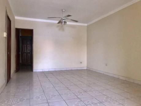 Local En Alquiler 1º Piso De 110 M2 Urb. Palermo - Trujillo