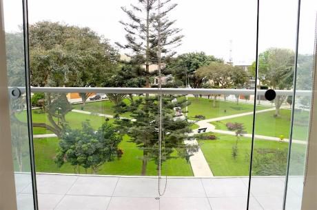Bello Dúplex De 4 Dorm. En Surco Frente A Parque!