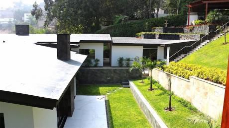 Casa De Lujo En Venta En Las Casuarinas Surco $1550 Por M2