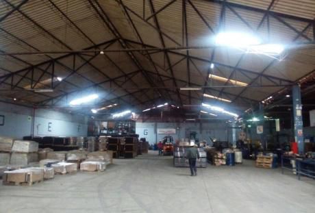 Local Industrial Sobre La Av Gambetta