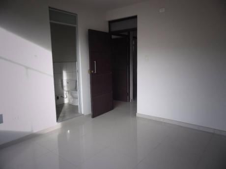 Alquilo Oficinas De Estreno En Edificio Empresarial