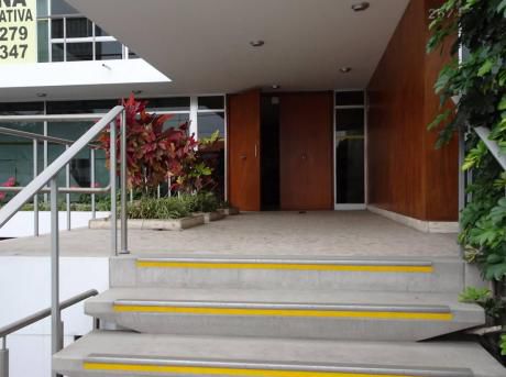 Linda Casa A La Venta - Zona Tranquila Y Residencial - San Isidro