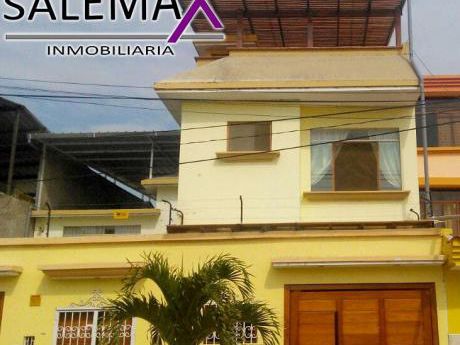 Triplex En Alquiler – Urb. Cocos Del Chipe