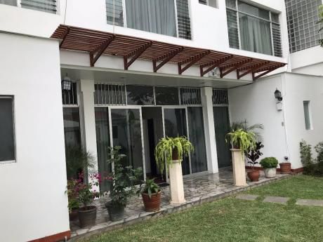 Amplia Casa - Terreno En San Isidro Muy Bien Ubicada