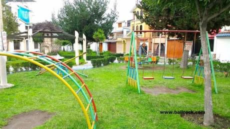 Casa Frente A Parque En Urbanización Privada, Cayma, Arequipa