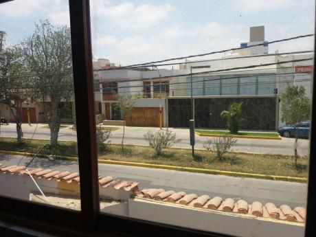 Se Alquila Local Comercial - At. 150 M2 - Santa Victoria - Zona Residencial