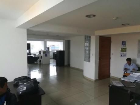 Local Comercial + Aires - Ubicación Estratégica Zonificación: Cz