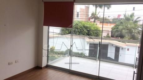Departamento En Segundo Piso En Urb. El Golf Zona Exclusiva