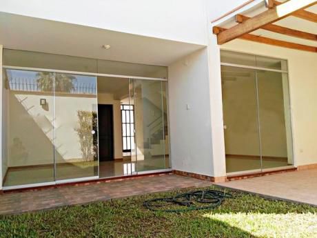 Excelente Casa De 160 M En Urb. Santa Edelmira. A Una Cuadra De La Ucv