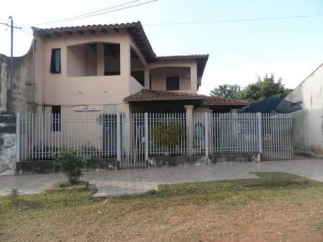 Vendo Casa De Dos Plantas En San Lorenzo, A Una Cuadra De Asfalto,bº Mita í.