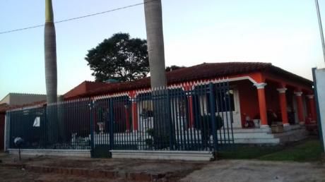Vendo En San Lorenzo, Bº San Pedro, A 4 Cuadras De Supermercado ña Nica(av. De La Victoria) Y Una Cuadra Y Media De Asfalto.