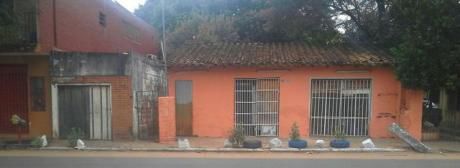 Vendo En Fdo De La Mora,sobre Leopardi C/ Mangore, Terreno De 12 X 30 Mts Con Casa A Demoler,estratégica Ubicacion Para Depósito,taller,Dúplex, Etc.