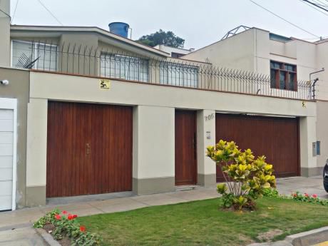 Casa En Venta En Surco Cerca De Parques