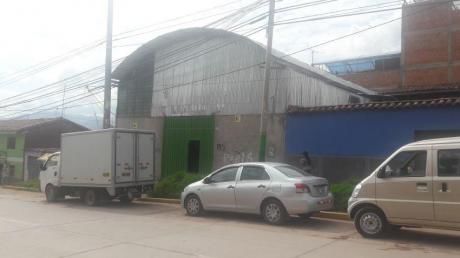 Local Comercial En Av Costanera Por Urb. Las Joyas