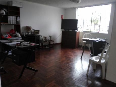 Bonita Oficina De 130 M2. Varios Ambientes. Excelente Ubicación
