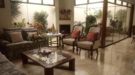 Vendo Linda Casa Muy Iluminada En Condominio En Surco