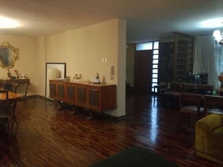 Alquilo Casa En Miraflores - 2 Niveles - At 225 M2 - Ac 317 M2 - C/cochera
