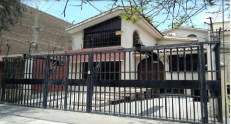 Vendo Linda Casa Con Excelente Ubicación