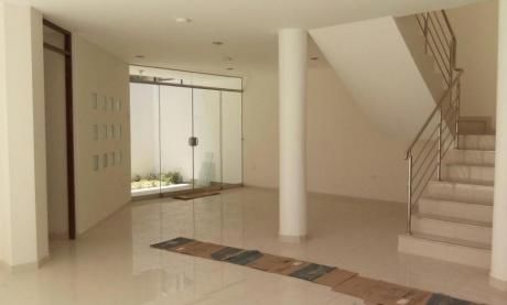 Casa Estreno Urb. Los Zafiros, Paucarpata