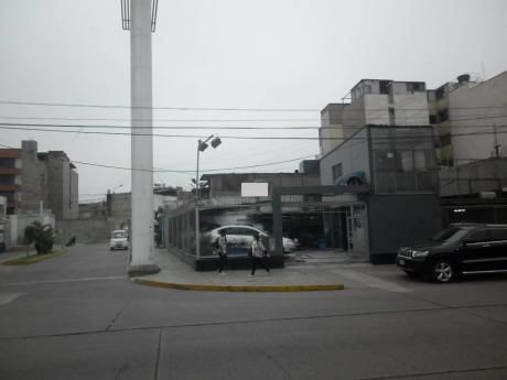 Alquilo Local Comercial Estrategico En Esquina Surquillo.