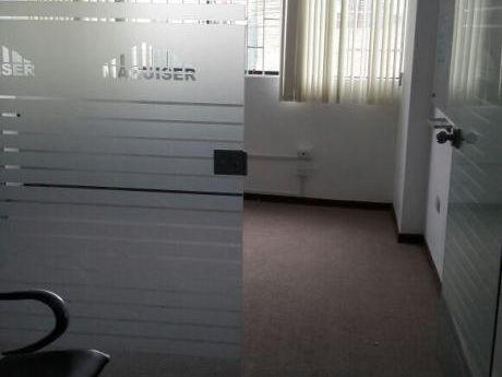 Oficina Administrativa, Zona Comercial, Cerca De Javier Prado Y Aviacion